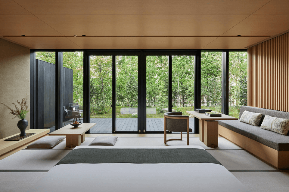 Luxury Design Hotel in TokyoLuxury Onsen Hotel in the Mt. Fuji Area