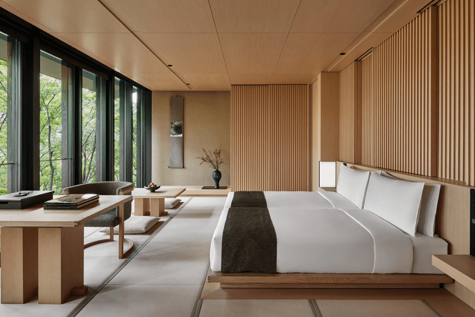 Luxury Design Hotel in TokyoLuxury Onsen Hotel in the Mt. Fuji Area